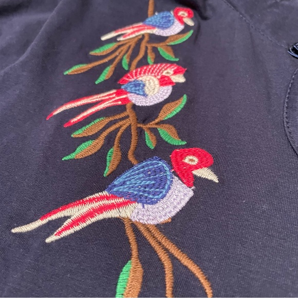 Yuetu bird embroidered keyhole top - Picture 6 of 6
